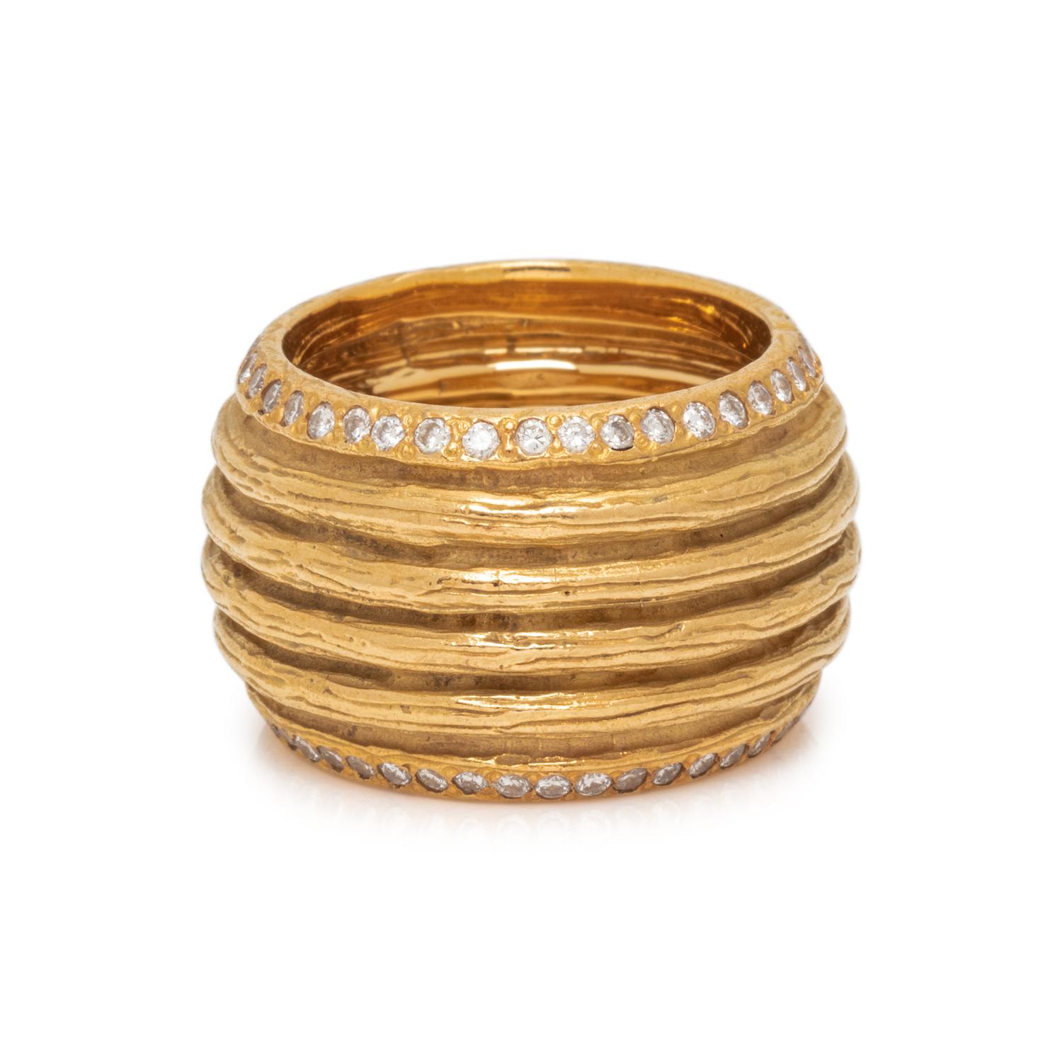 KATY BRISCOE, YELLOW GOLD AND DIAMOND 'COLUMN' RING