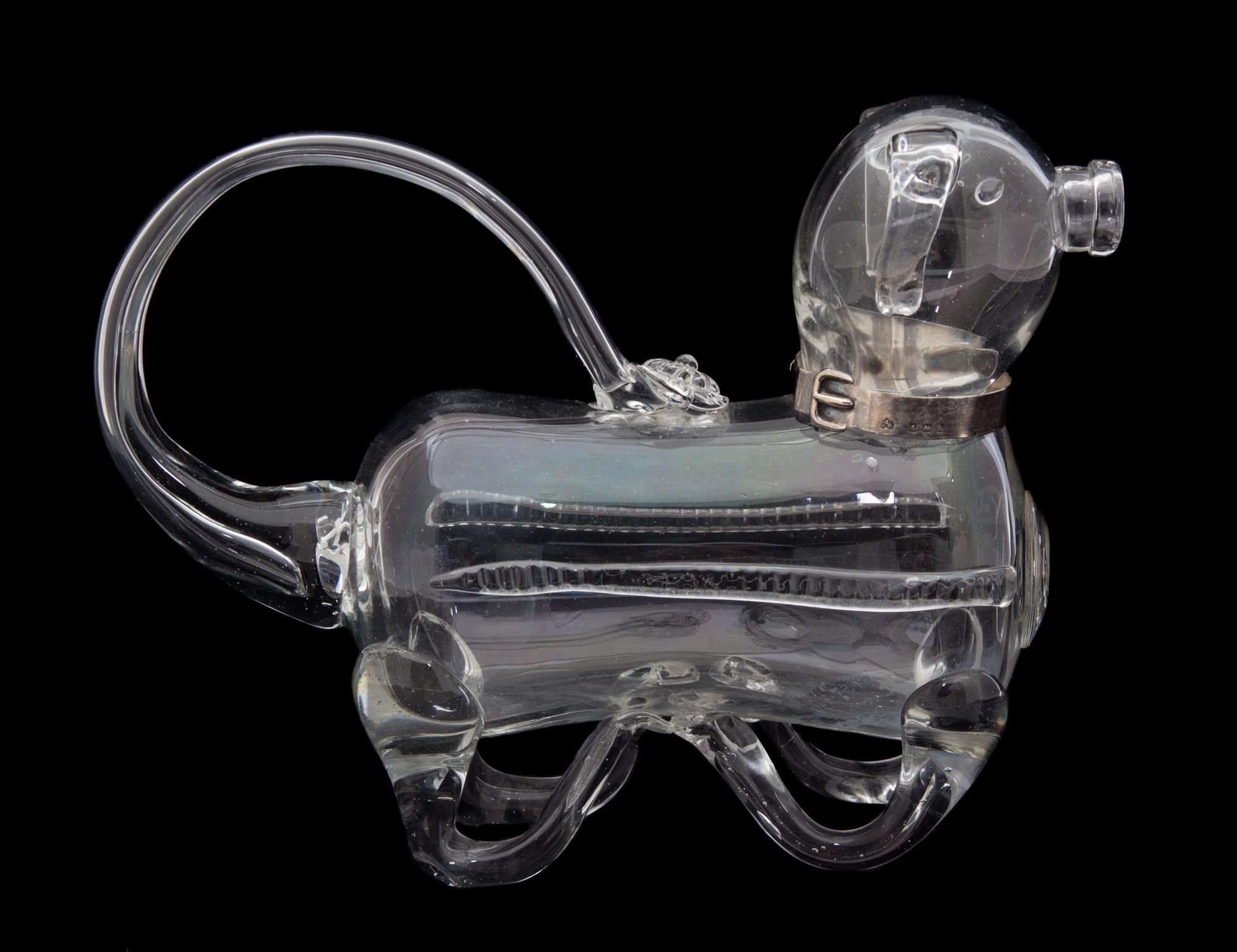 An English Glass Dog Decanter Height 7 x length 9 3/4 inches. — EARLY 20TH CENTURY