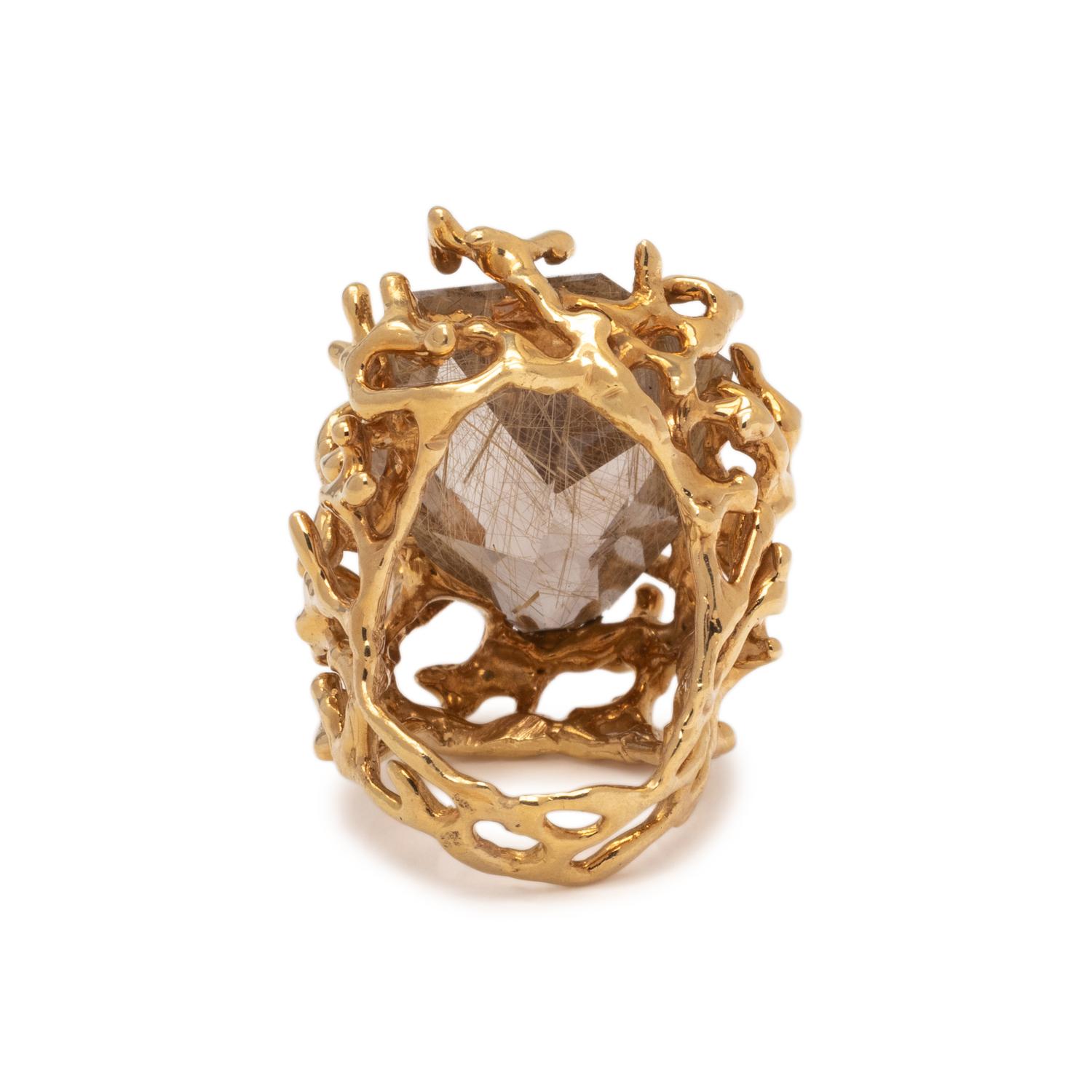 GILBERT ALBERT, YELLOW GOLD AND RUTILATED QUARTZ RING