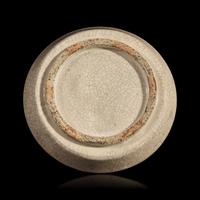 An Unusual Chinese Zhangzhou Ge-type Glazed Brushwasher, Late Ming to Early Qing Dynasty — 明末-清初 漳州窯仿哥窯洗