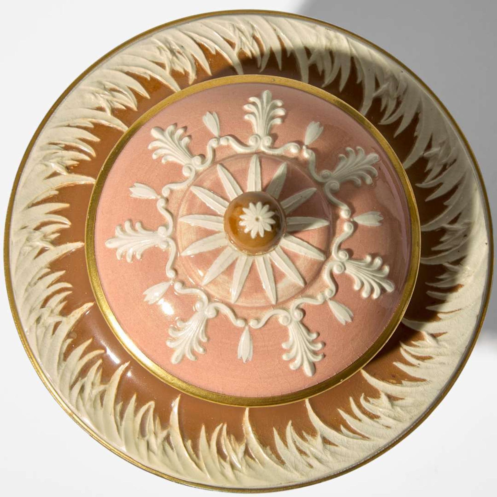 A Wedgwood Victoria Ware Covered Vase UK, 1880s