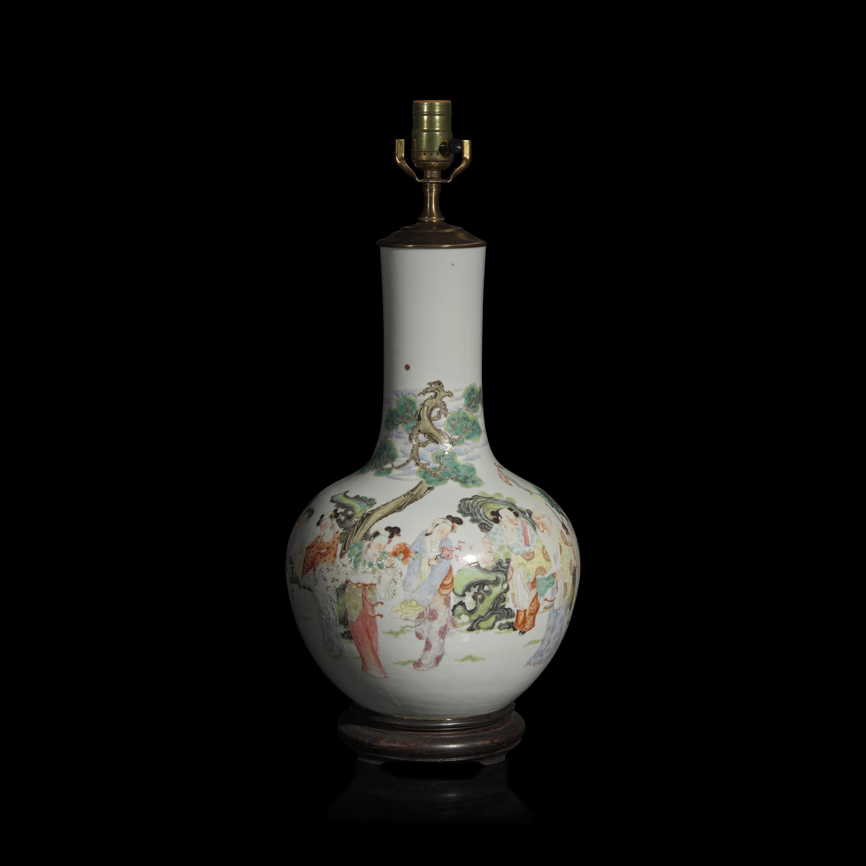 A Chinese Porcelain Famille Rose 'Eight Immortals' Globular Vase, Late 19th/Early 20th Century — 晚清/民國 粉彩八仙圖天球瓶