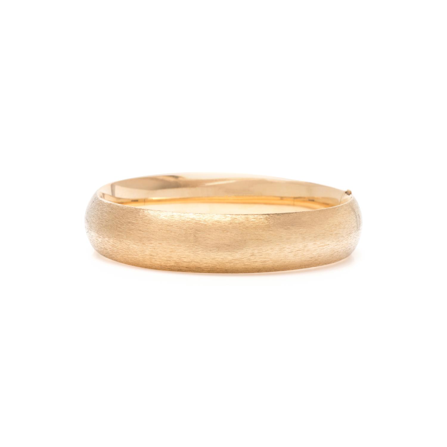 YELLOW GOLD BANGLE BRACELET