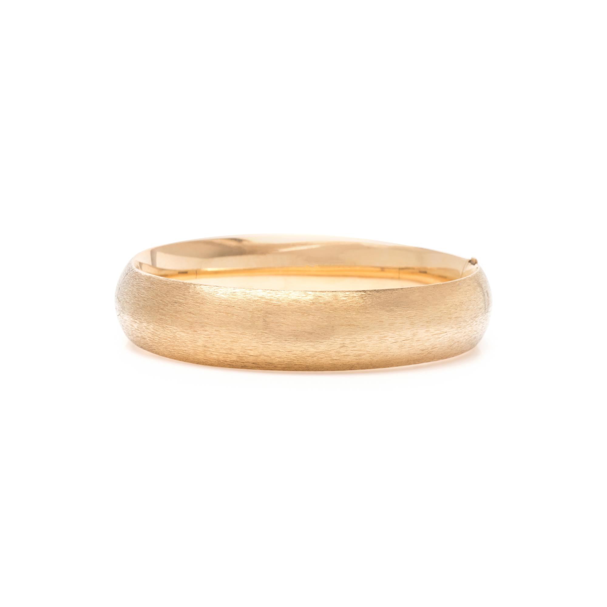 YELLOW GOLD BANGLE BRACELET