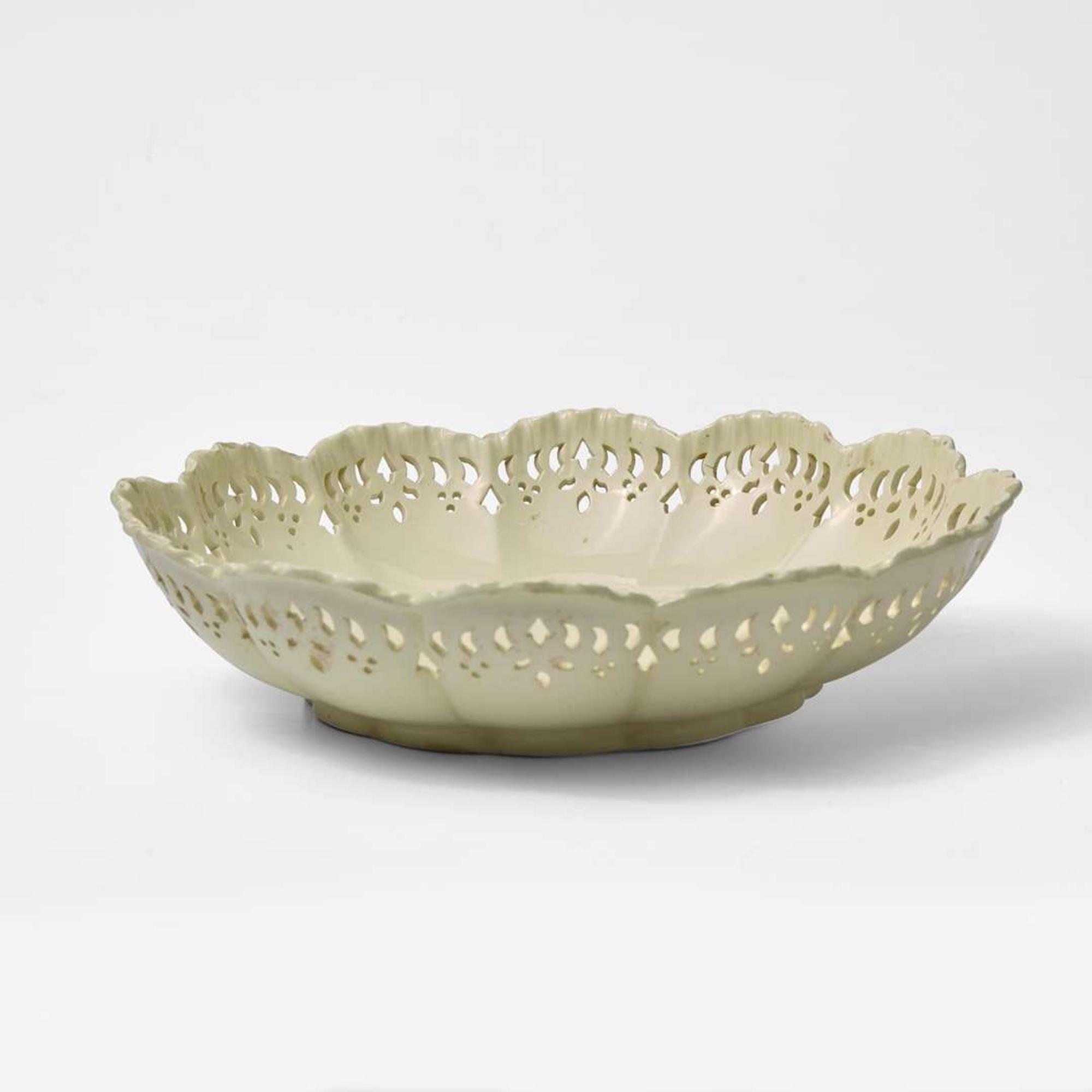 A Wedgwood Pierced Queensware Bowl UK, circa 1790