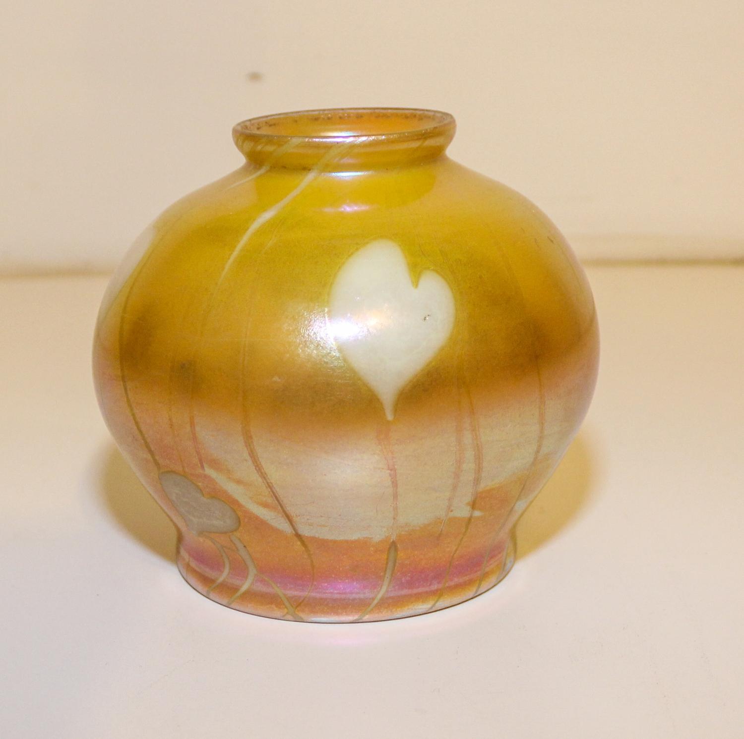 An American Iridescent Glass Shade Height 4 3/4 inches. — EARLY 20TH CENTURY