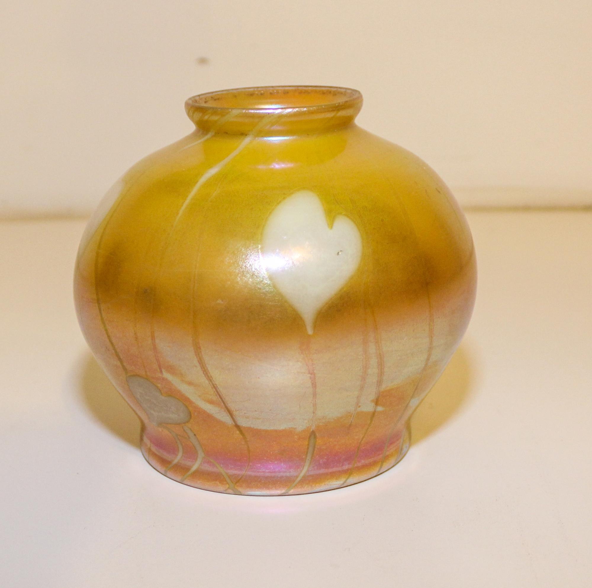 An American Iridescent Glass Shade Height 4 3/4 inches. — EARLY 20TH CENTURY
