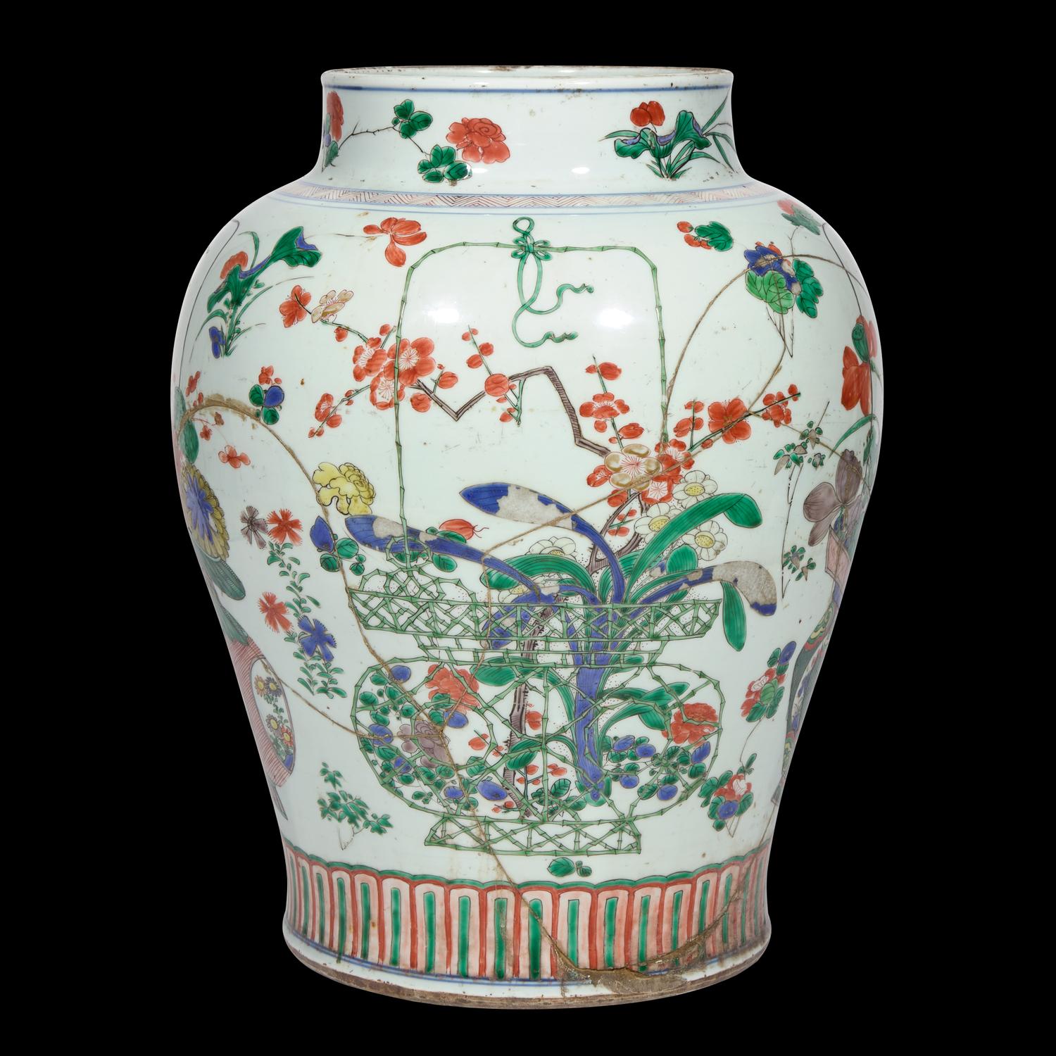 A Chinese Famille Verte 'Flower Basket' Porcelain Large Jar, Kangxi Period 清康熙 五彩花籃圖將軍罐