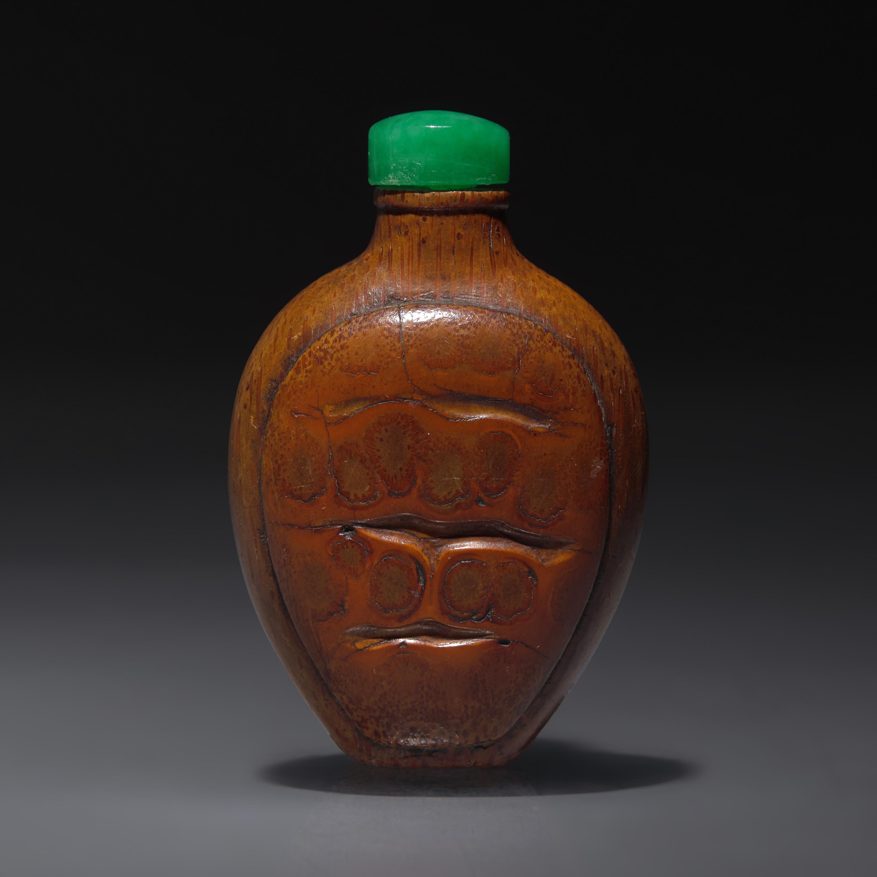 A Chinese Bamboo Snuff Bottle, Qing Dynasty, Circa 1736-1795 — 1736-1795年 竹雕鼻煙壺