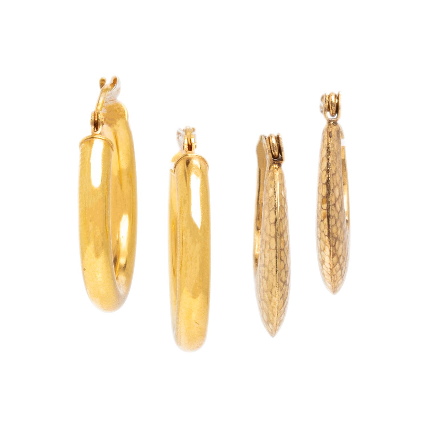 COLLECTION OF CORAL AND YELLOW GOLD JEWELRY