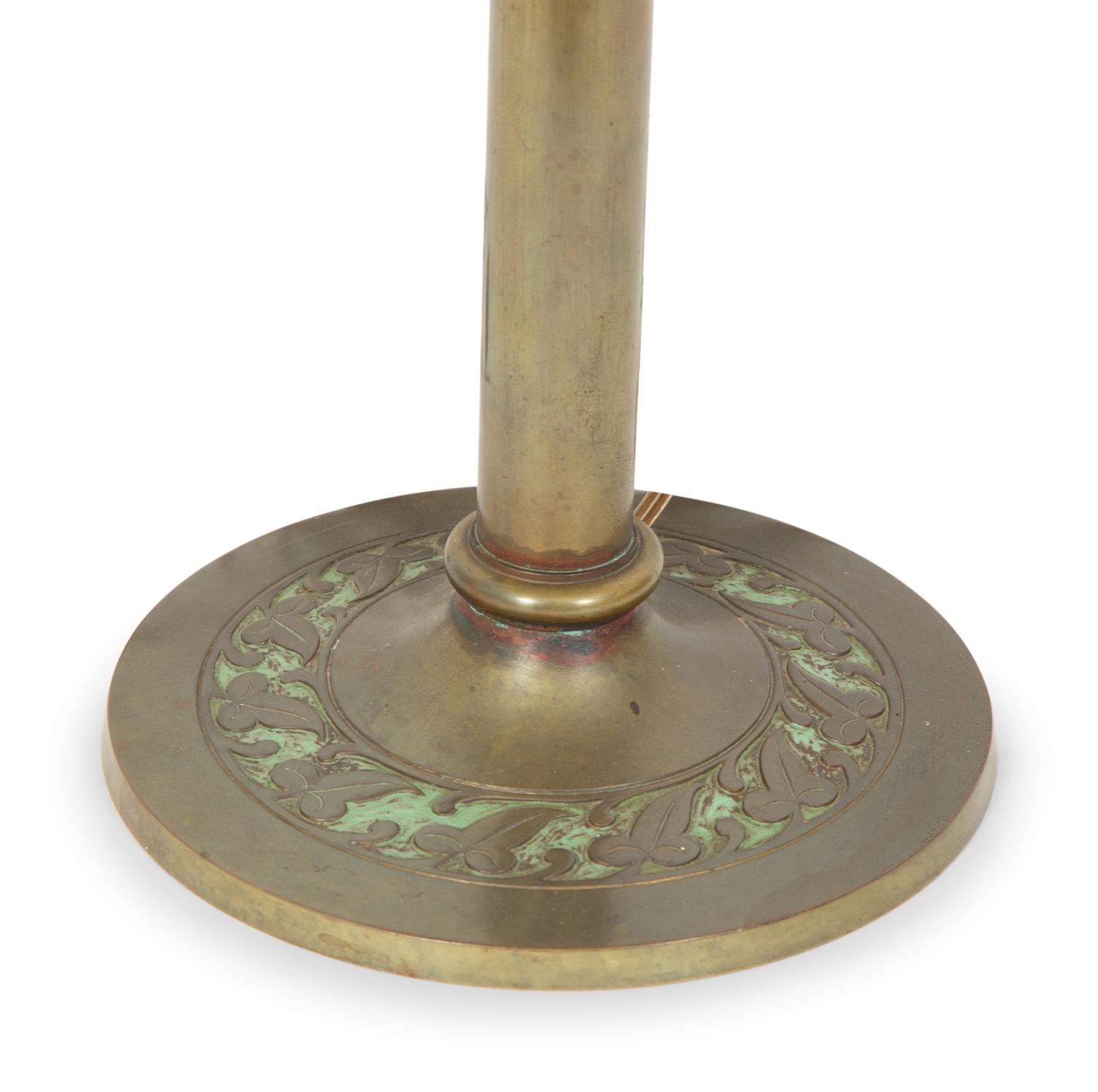 A Pairpoint Puffy Glass Poppy Table Lamp