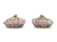 A Pair of Chinese Export Rose Mandarin and Mauve Decorated Porcelain Vegetable Dishes