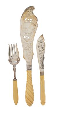 An English Silverplate Chased Fish Set with Faux Ivory Twist Handles, L. Tolbert Co., 20th Century, together with an electroplate serve