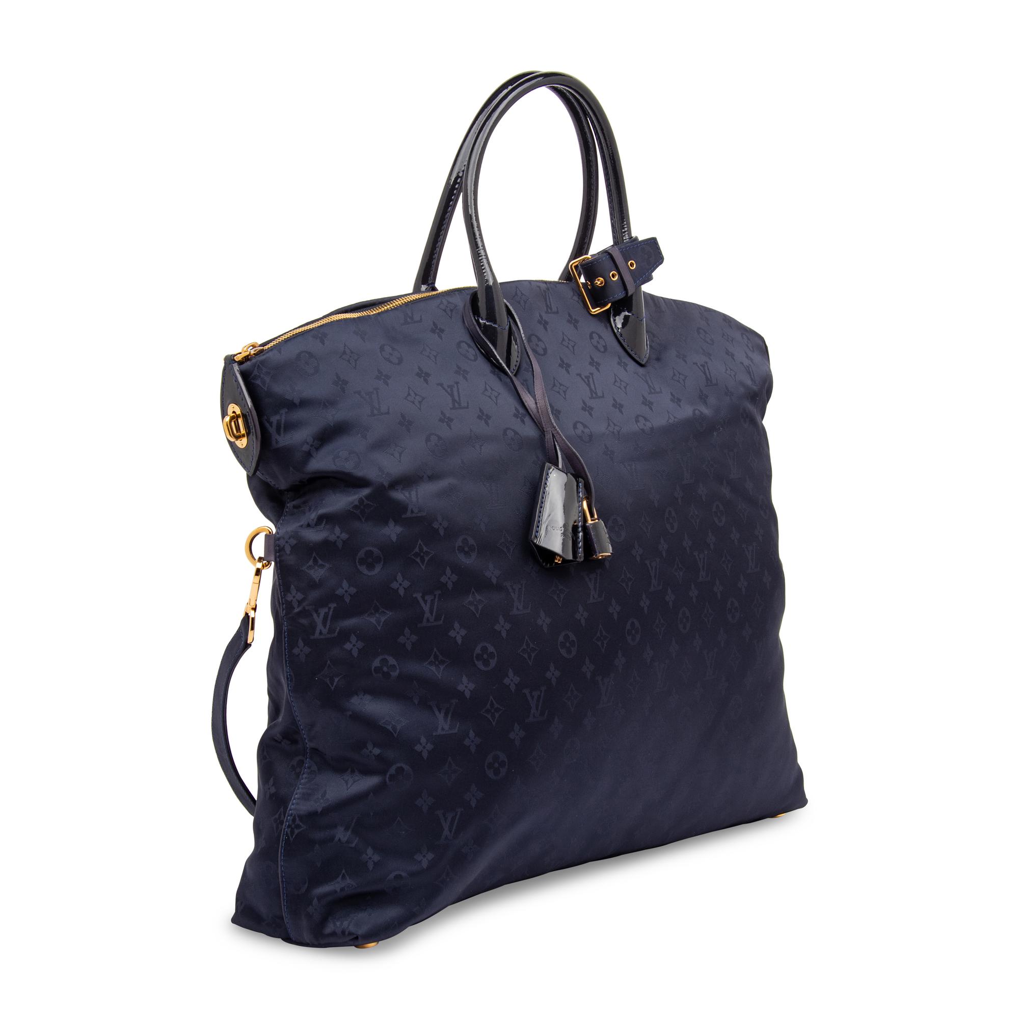Louis Vuitton, Monogram Desire Lockit Vertical GM Tote