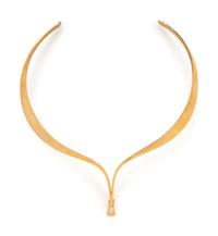 YELLOW GOLD NECKLACE AND BROOCH