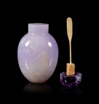 A Lavender Jadeite Snuff Bottle