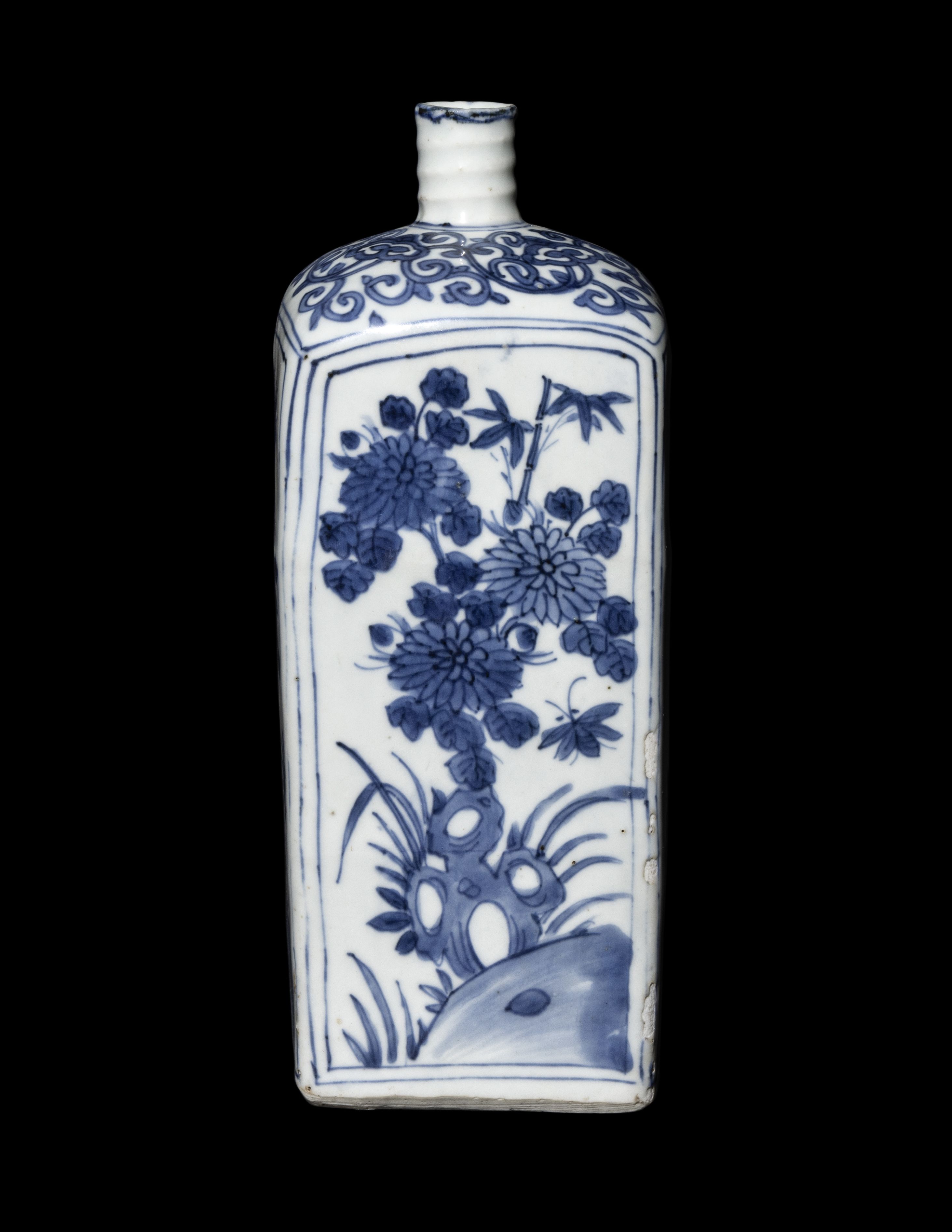 A Chinese Blue and White Porcelain Wine Bottle | Freeman's