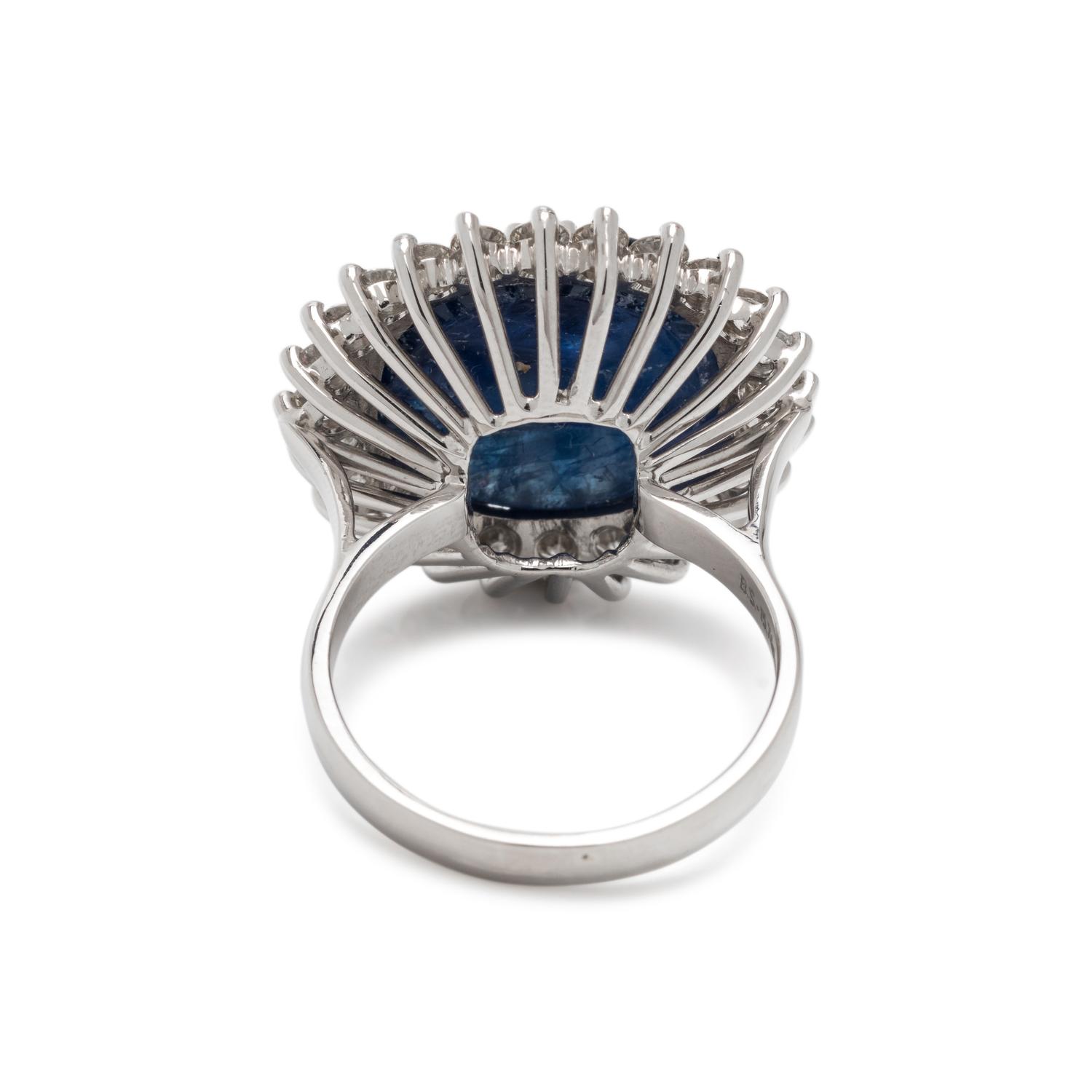 SAPPHIRE AND DIAMOND RING