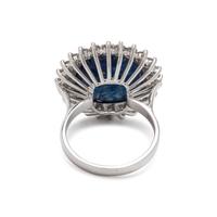 SAPPHIRE AND DIAMOND RING