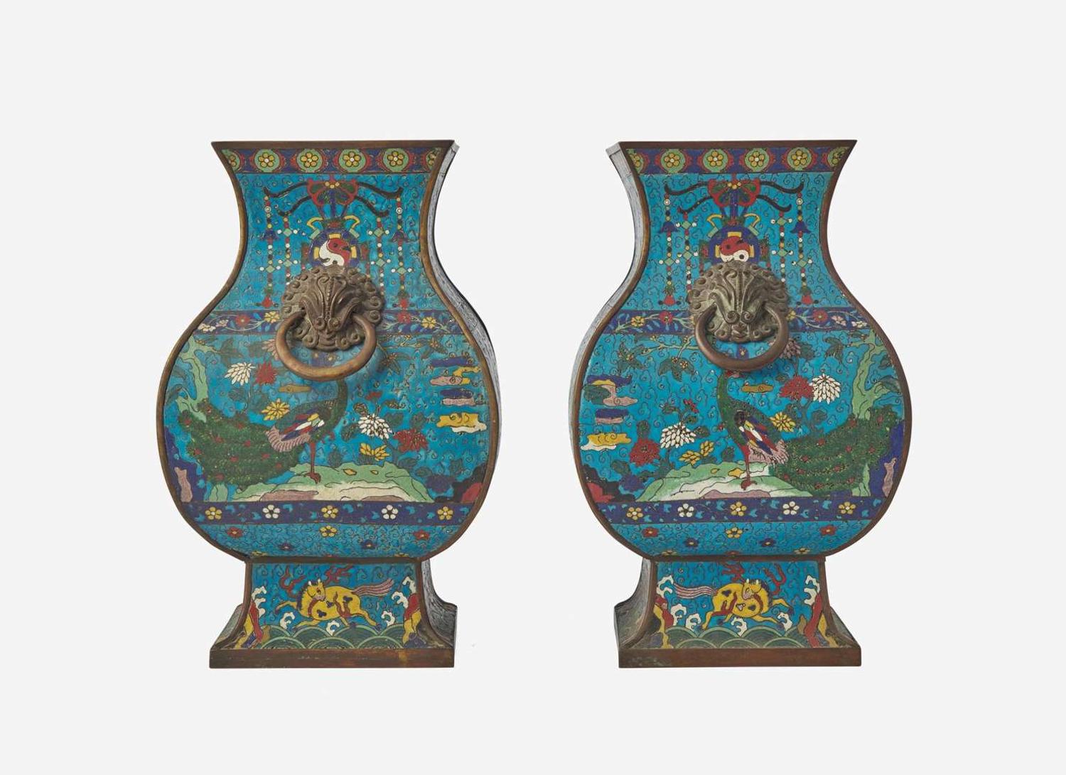 A pair of Chinese cloisonné vases, Fanghu, 17th/18th century 景泰藍方壺一對 十七或十八世紀