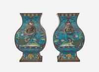 A pair of Chinese cloisonné vases, Fanghu, 17th/18th century 景泰藍方壺一對 十七或十八世紀