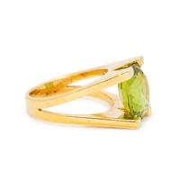 YELLOW GOLD AND PERIDOT RING