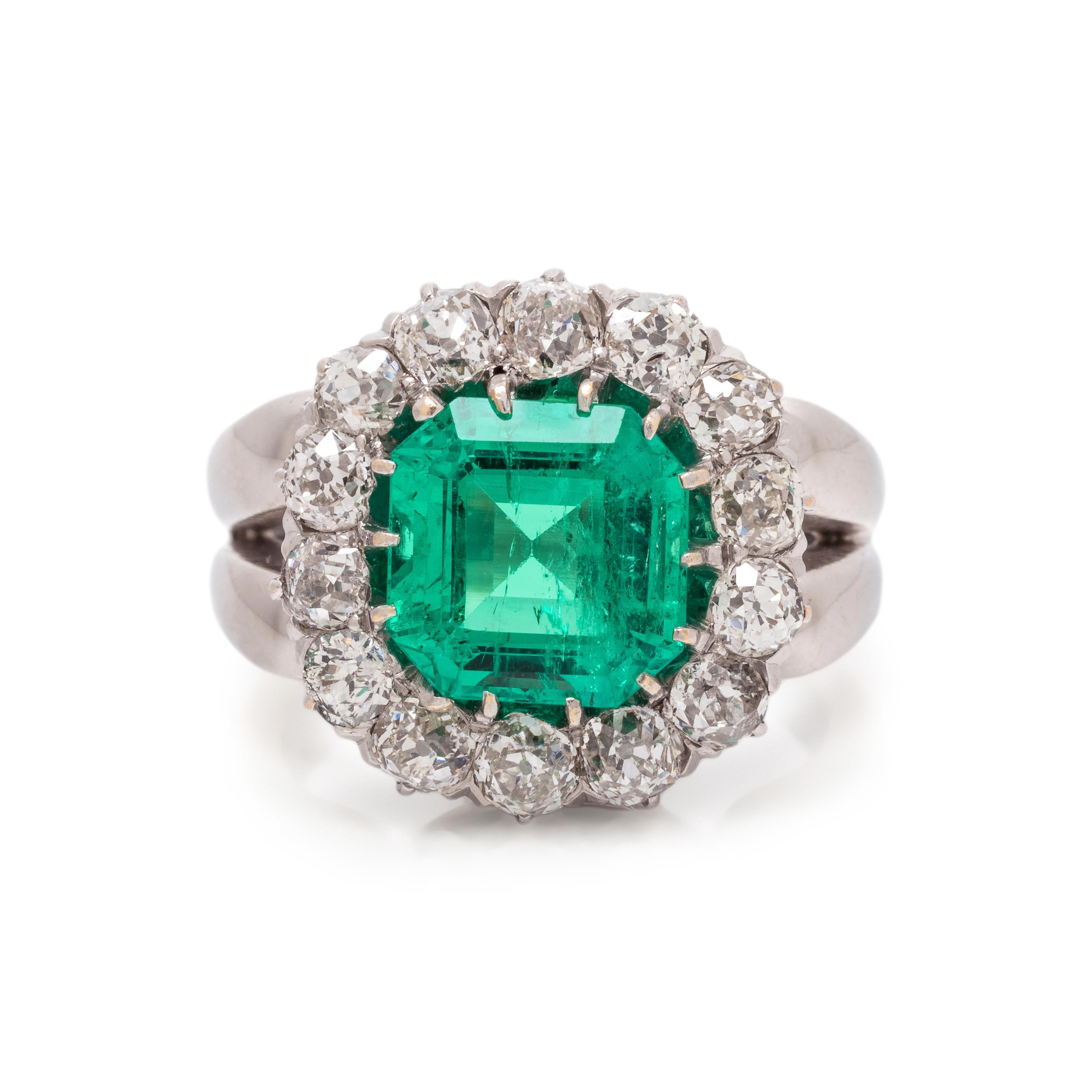 COLOMBIAN EMERALD AND DIAMOND RING