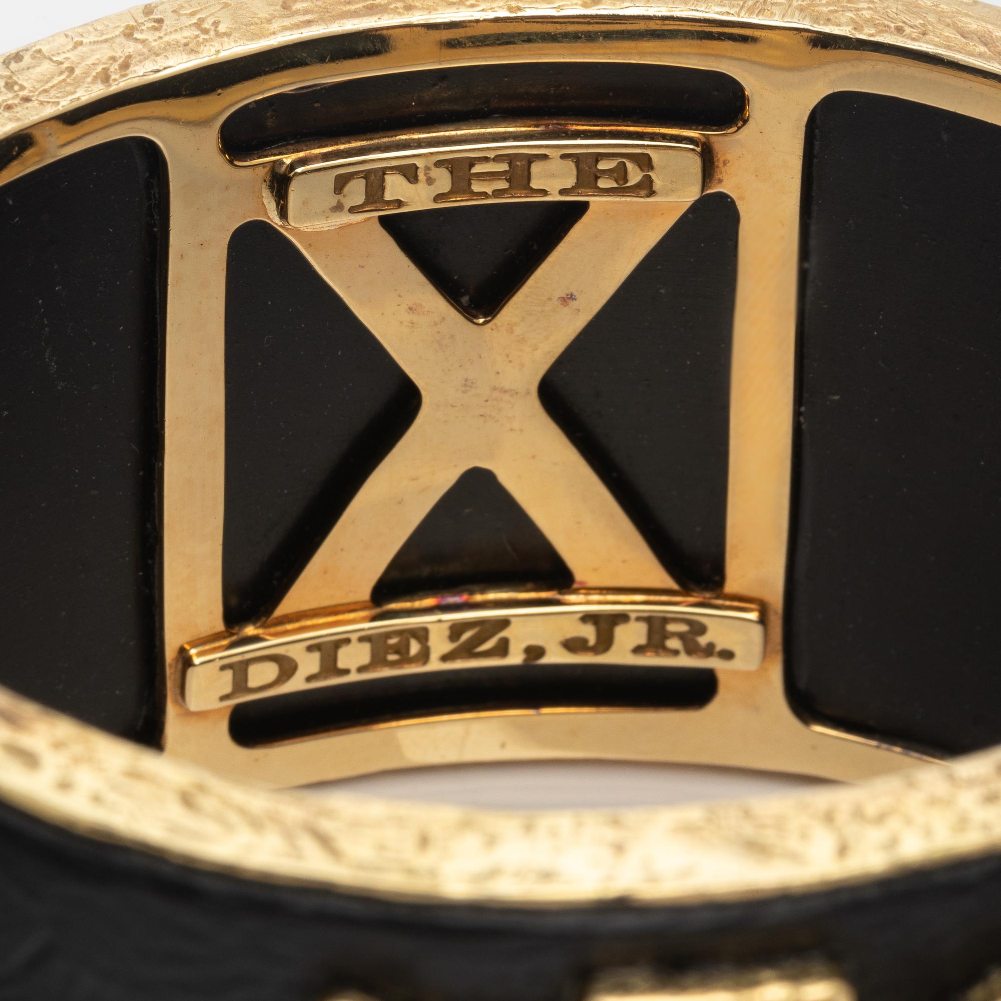 KATY BRISCOE, YELLOW GOLD, JET AND DIAMOND 'DIEZ, JR.' BANGLE BRACELET