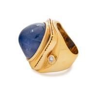 SAPPHIRE AND DIAMOND RING