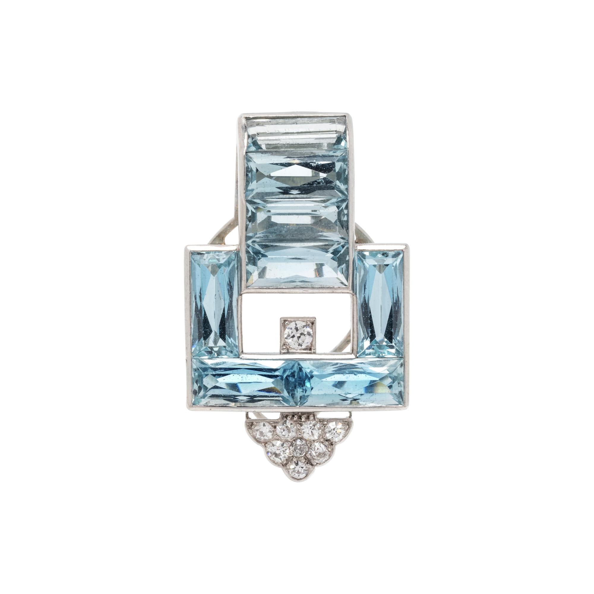 CARTIER, ART DECO, AQUAMARINE AND DIAMOND CLIP BROOCH
