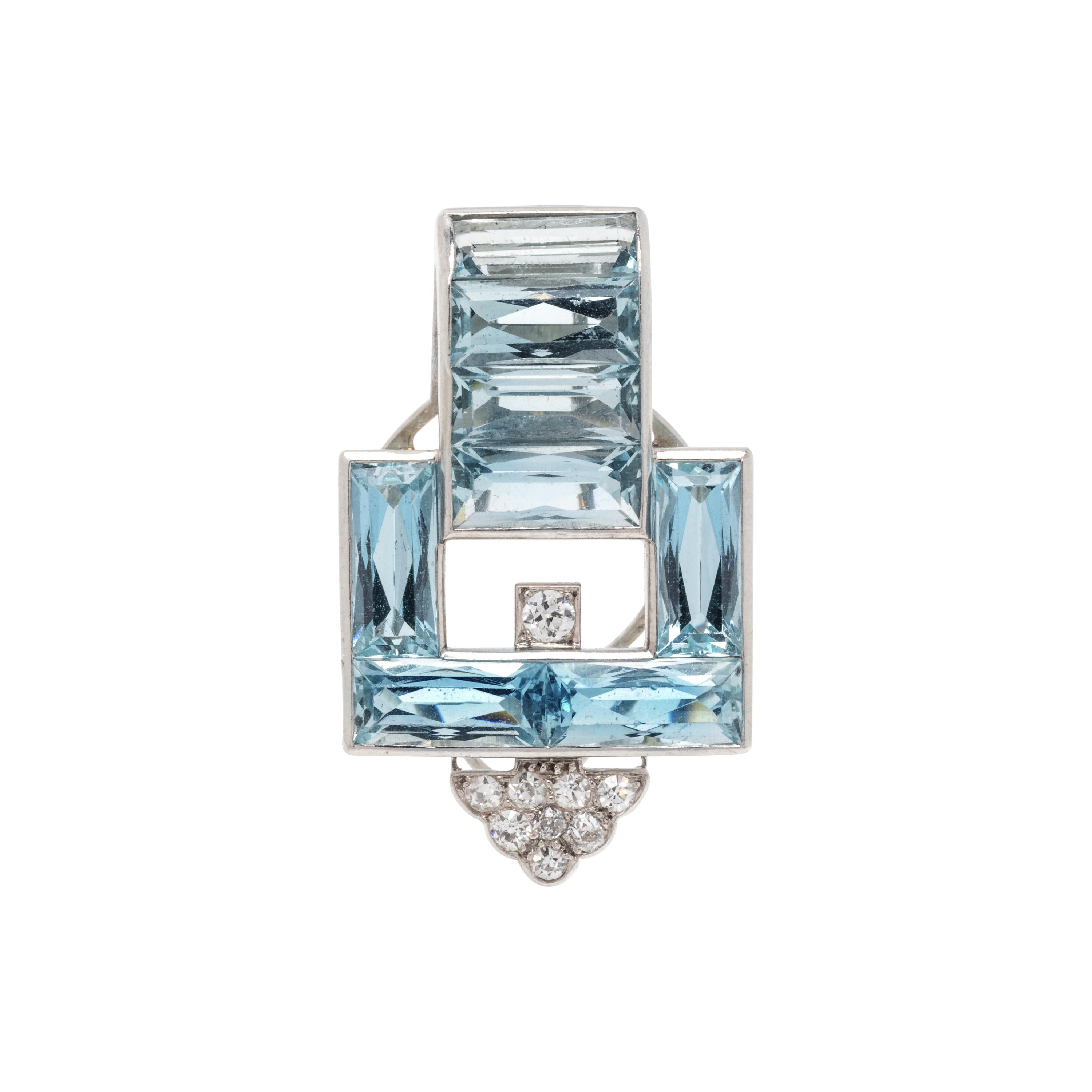 CARTIER, ART DECO, AQUAMARINE AND DIAMOND CLIP BROOCH