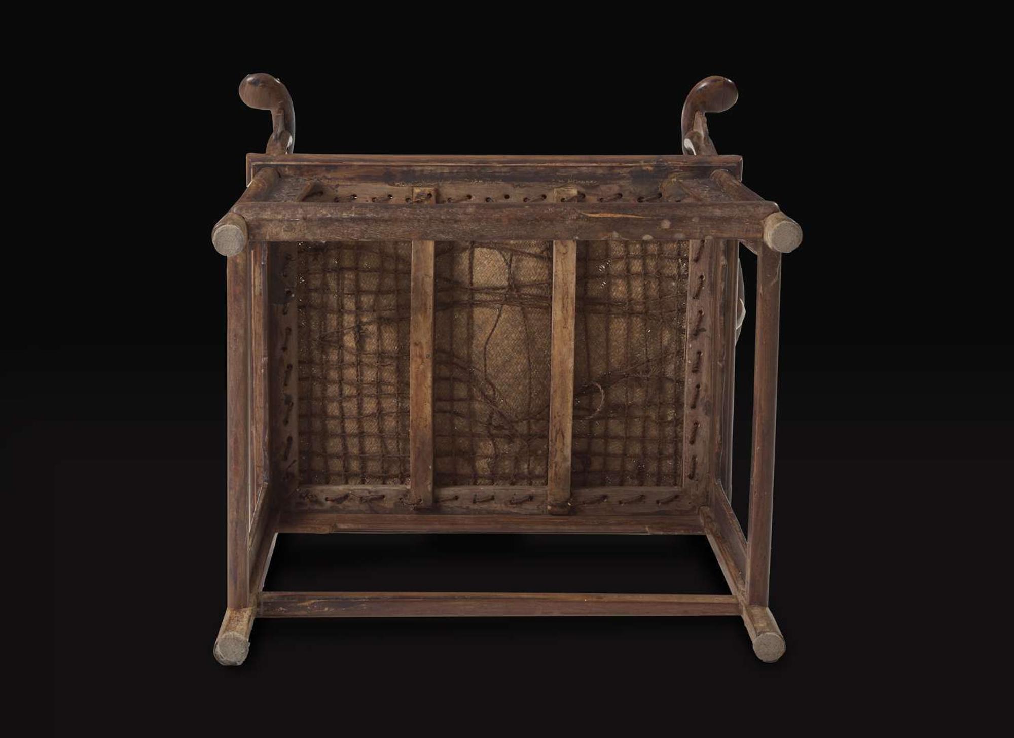 A rare Chinese hardwood horseshoe-back chair, Late Ming to early Qing dynasty 珍罕硬木圈椅 明末或清初