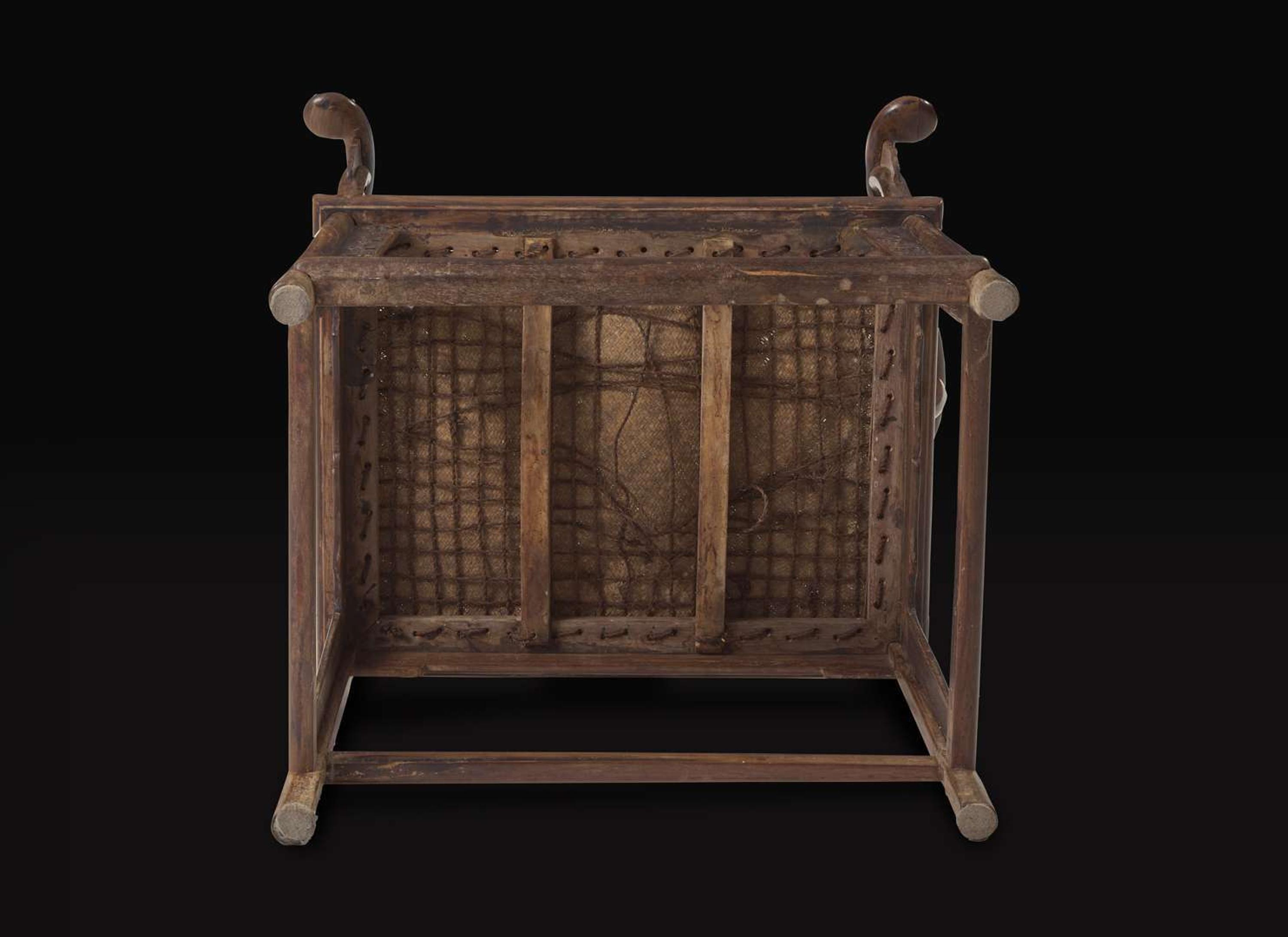 A rare Chinese hardwood horseshoe-back chair, Late Ming to early Qing dynasty 珍罕硬木圈椅 明末或清初