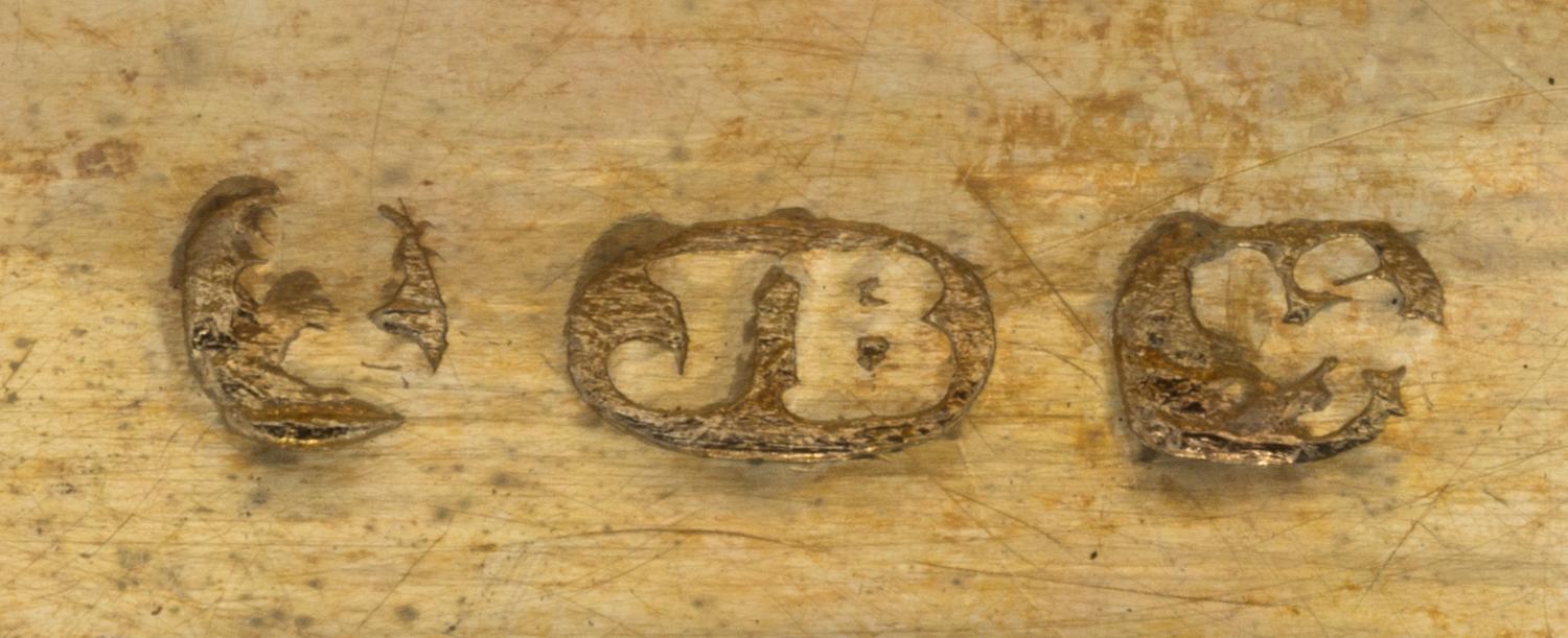 A William IV Silver Vinaigrette, John Bettridge, Birmingham, 1832, the case with an engine turned and volute decorated border.