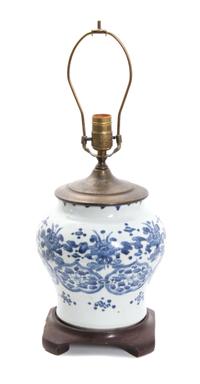 A Chinese Blue and White Jar Height 10 inches