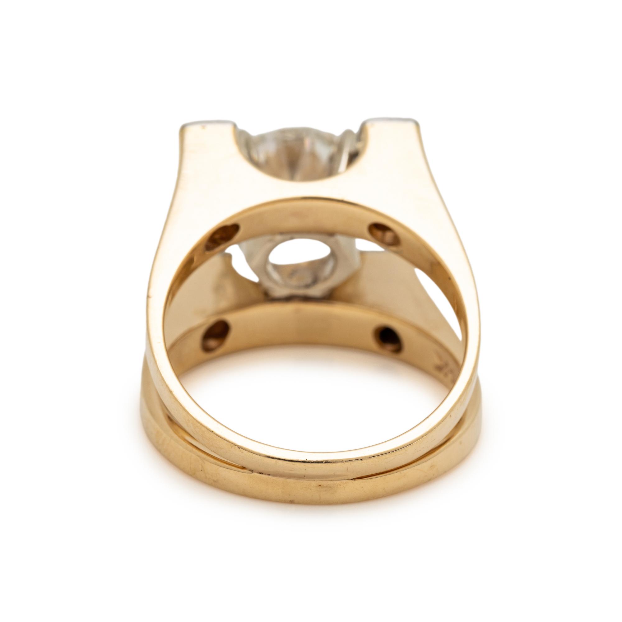 YELLOW GOLD AND DIAMOND RING
