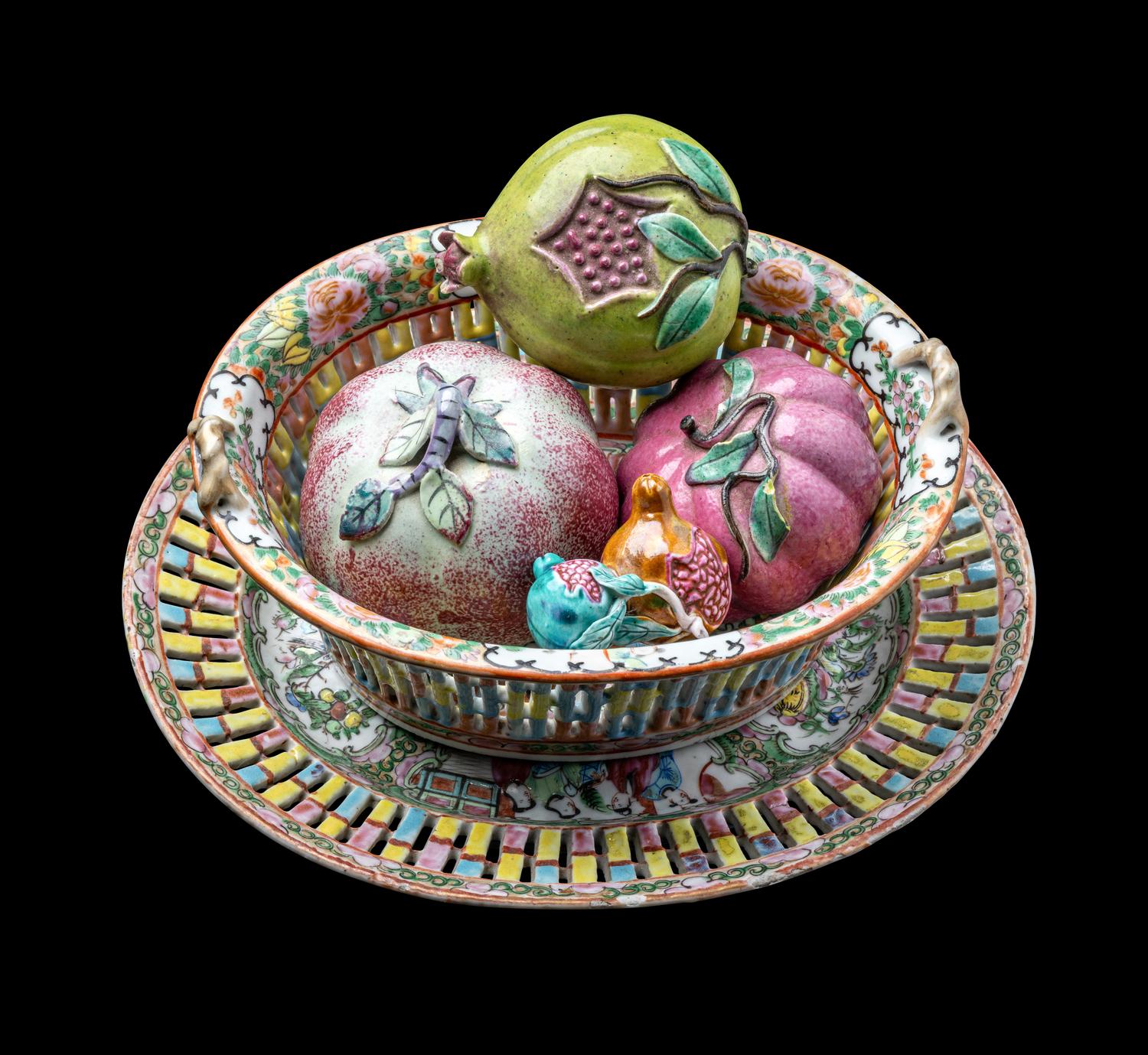 Six Chinese Famille Rose Porcelain Articles