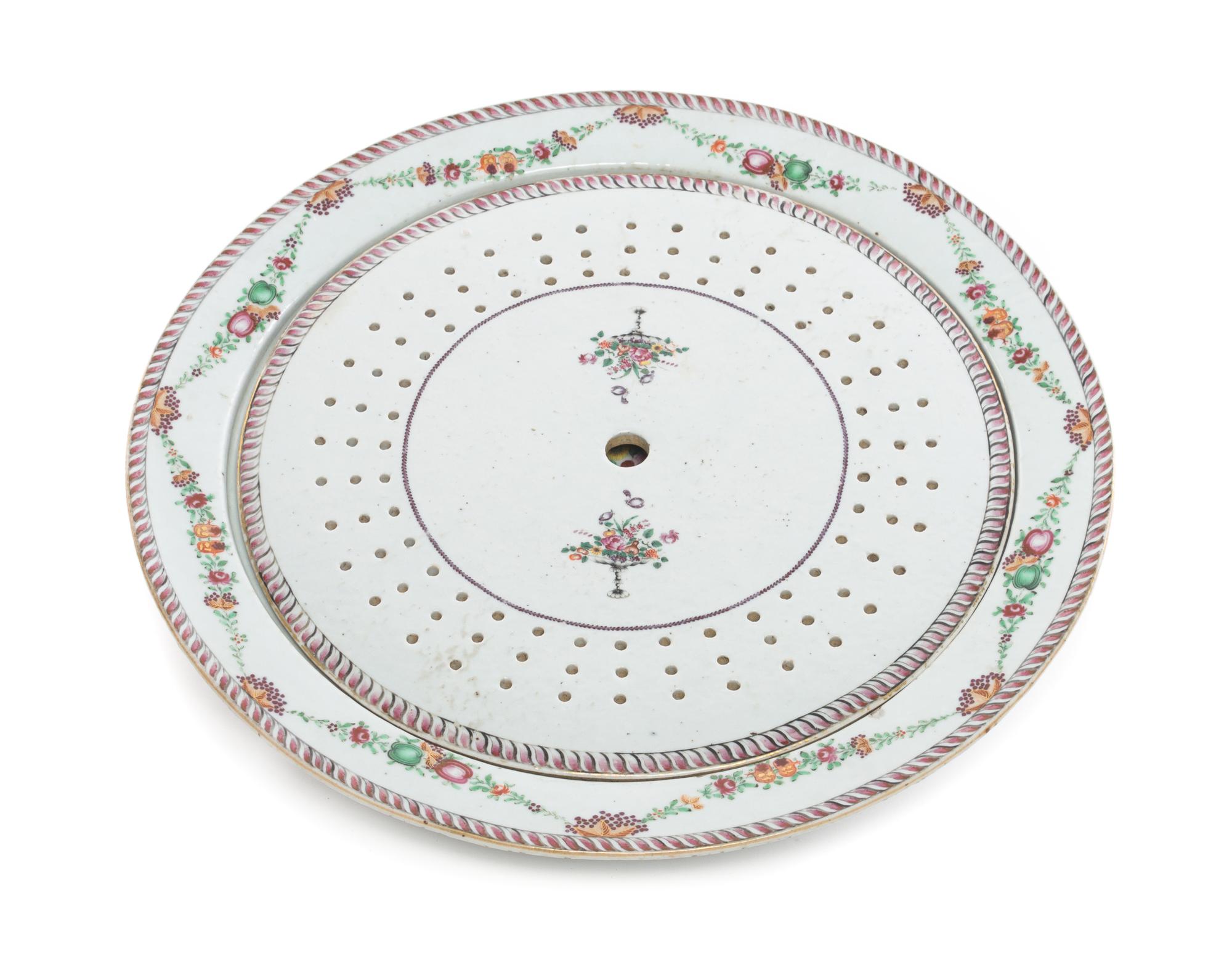 A Chinese Export Porcelain Warming Platter Diameter 17 3/4 inches. — 19TH CENTURY