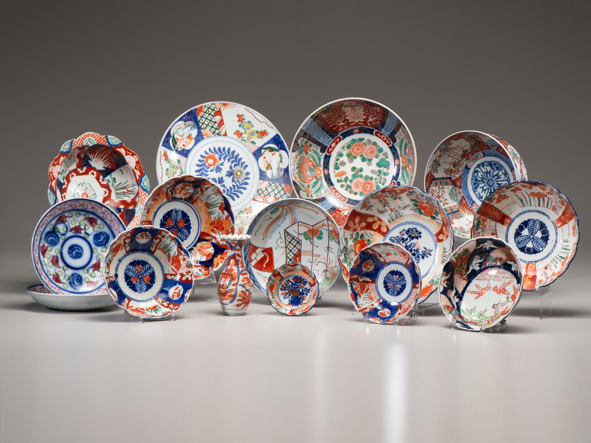 Thirteen Pieces of Imari Porcelain Tableware