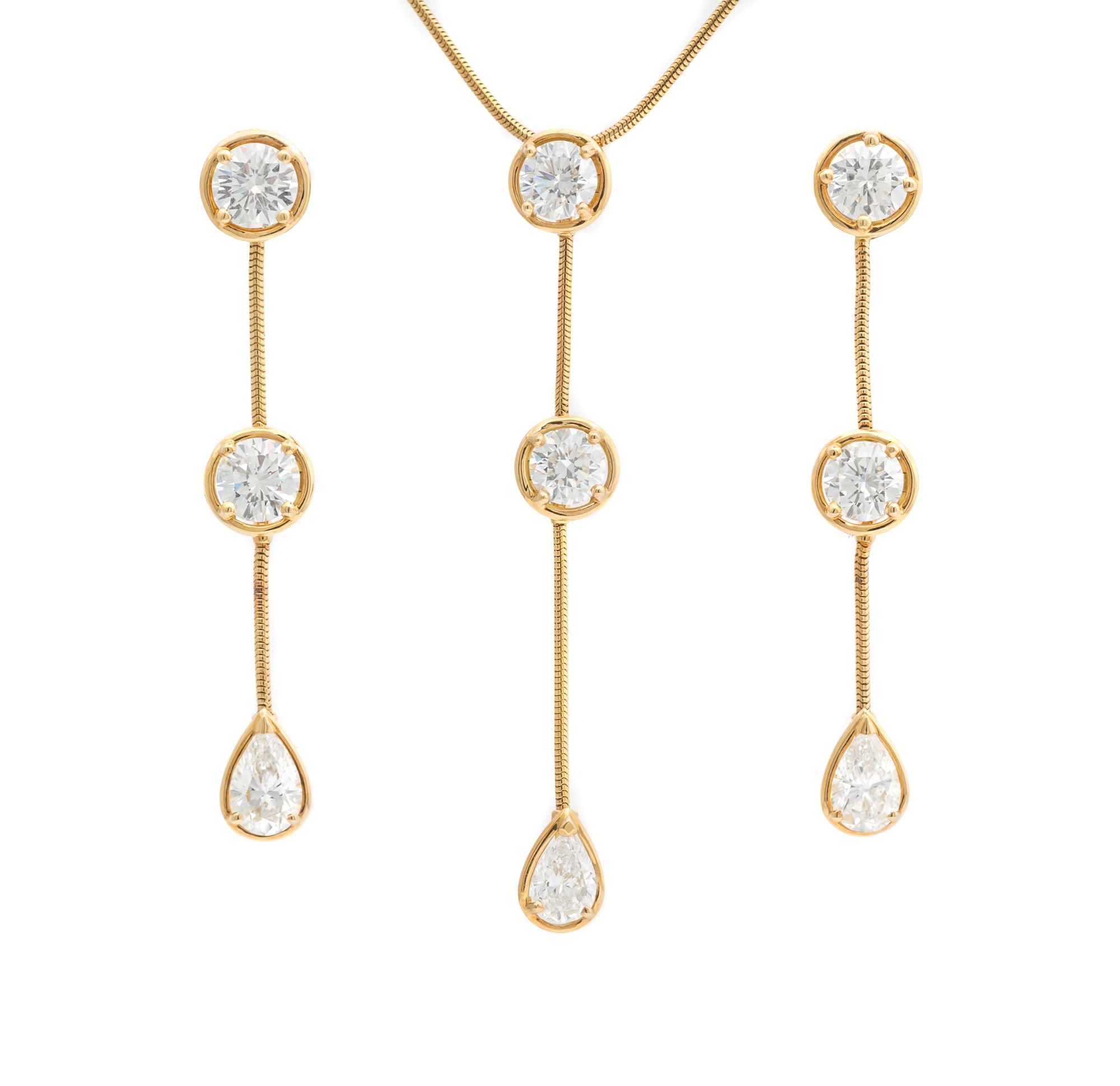An 18 Karat Yellow Gold and Diamond "Pluie" Demi Parure, Van Cleef and Arpels, 11.90 dwts.