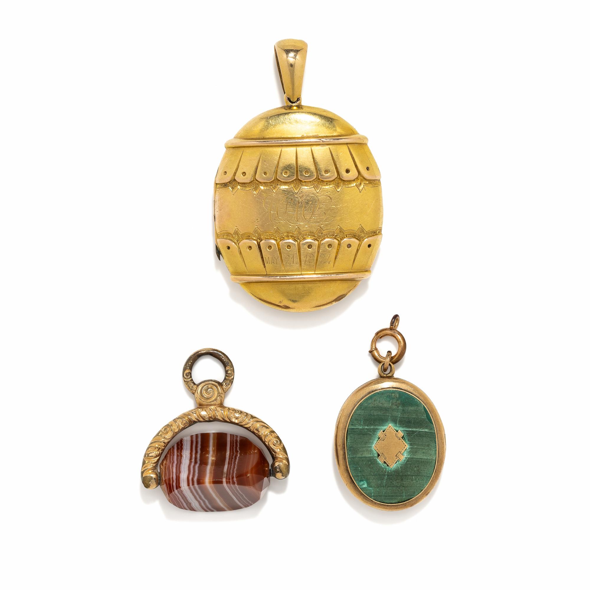 ANTIQUE, TWO YELLOW GOLD LOCKETS AND AN AGATE FOB
