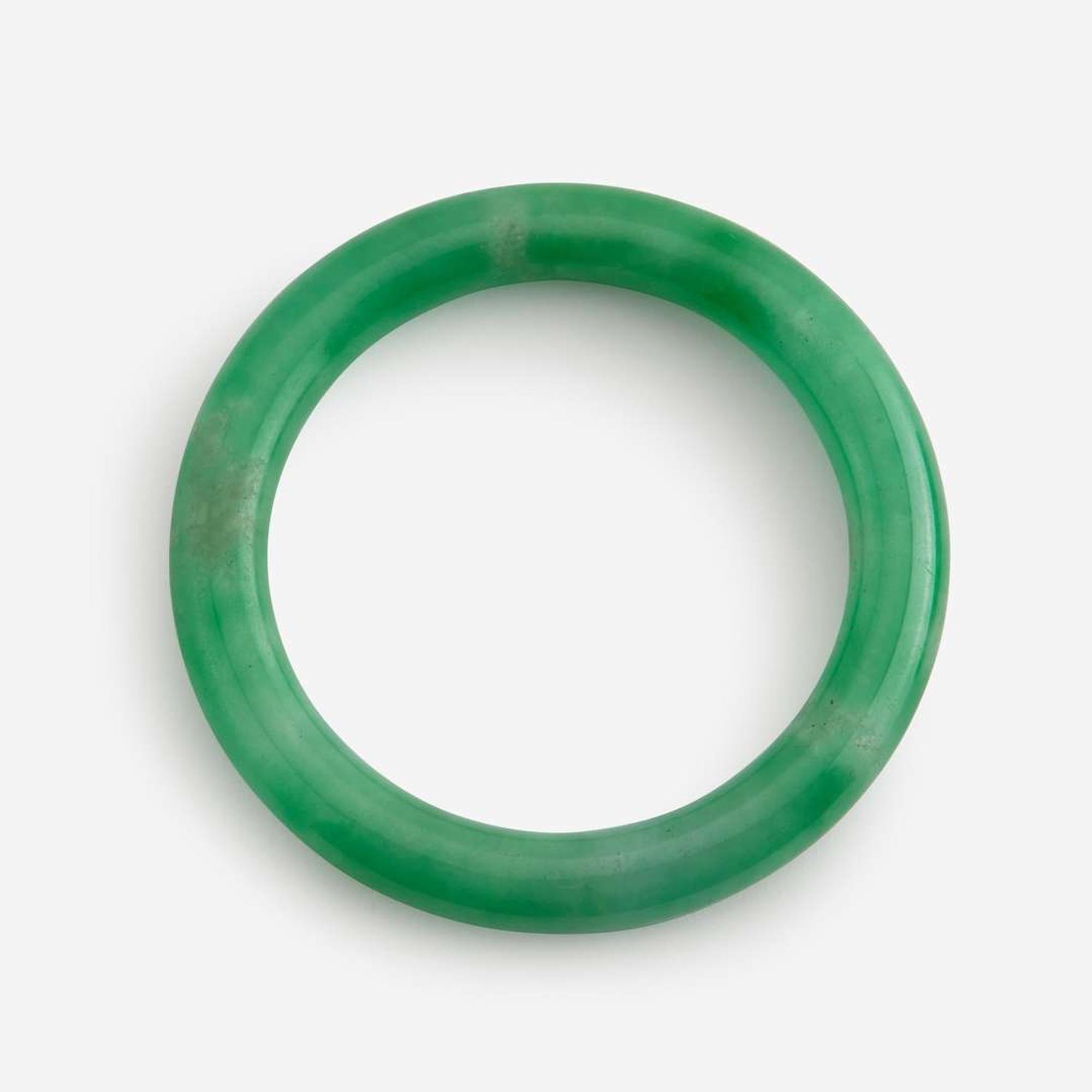 Two jadeite circular bangles 翡翠圆条镯一组两件