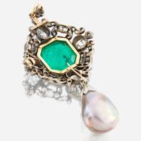 A Victorian emerald, diamond, pearl, and silver topped gold pendant/brooch