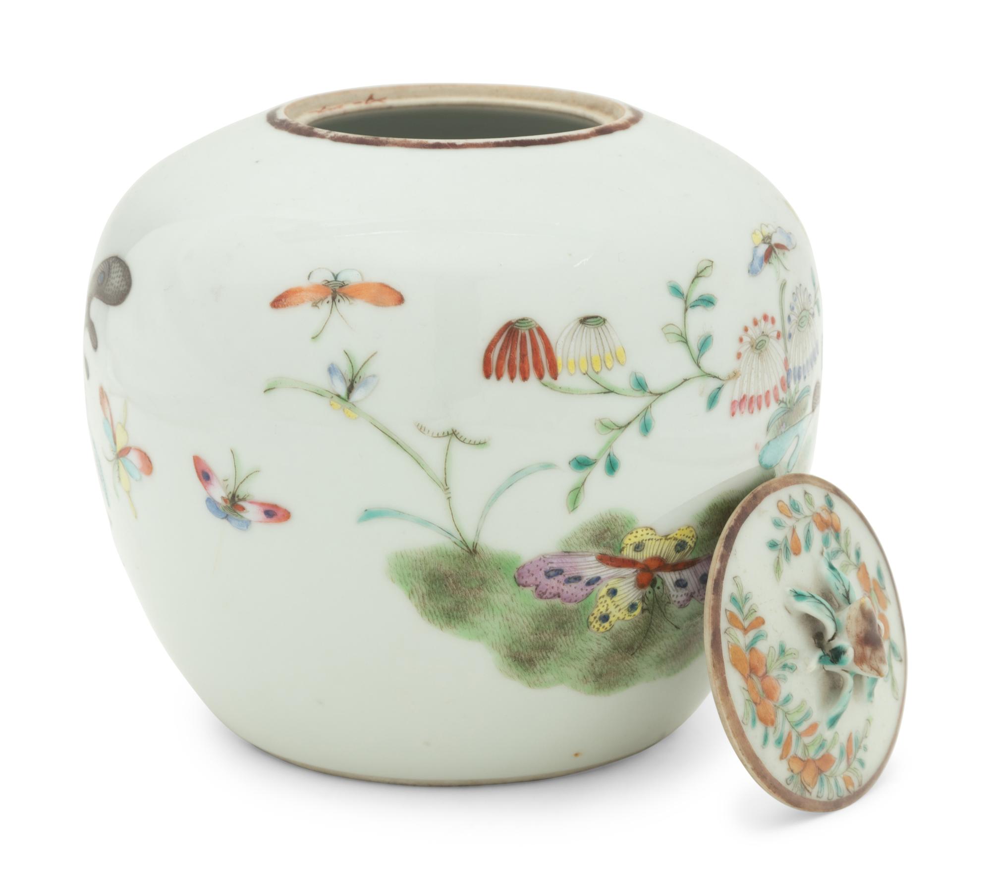 A Chinese Famille Rose Porcelain 'Butterfly' Porcelain Covered Jar
