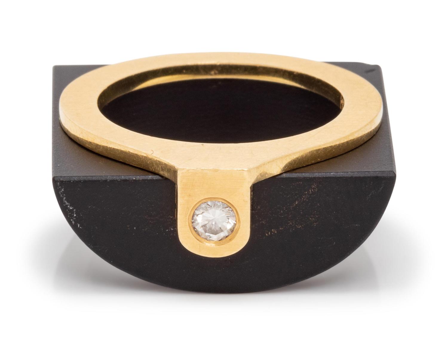An 18 Karat Yellow Gold, Diamond and Resin Ring,