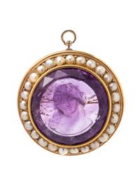 An Antique Yellow Gold, Carved Amethyst and Pearl Pendant/Brooch,