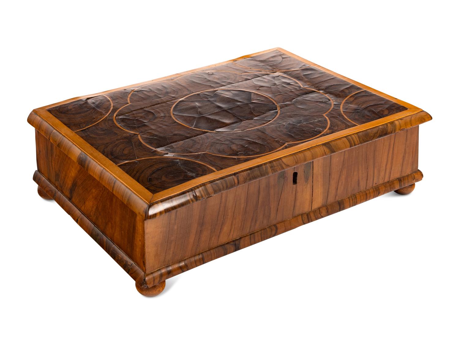 A William and Mary Oyster Olivewood Lace Box