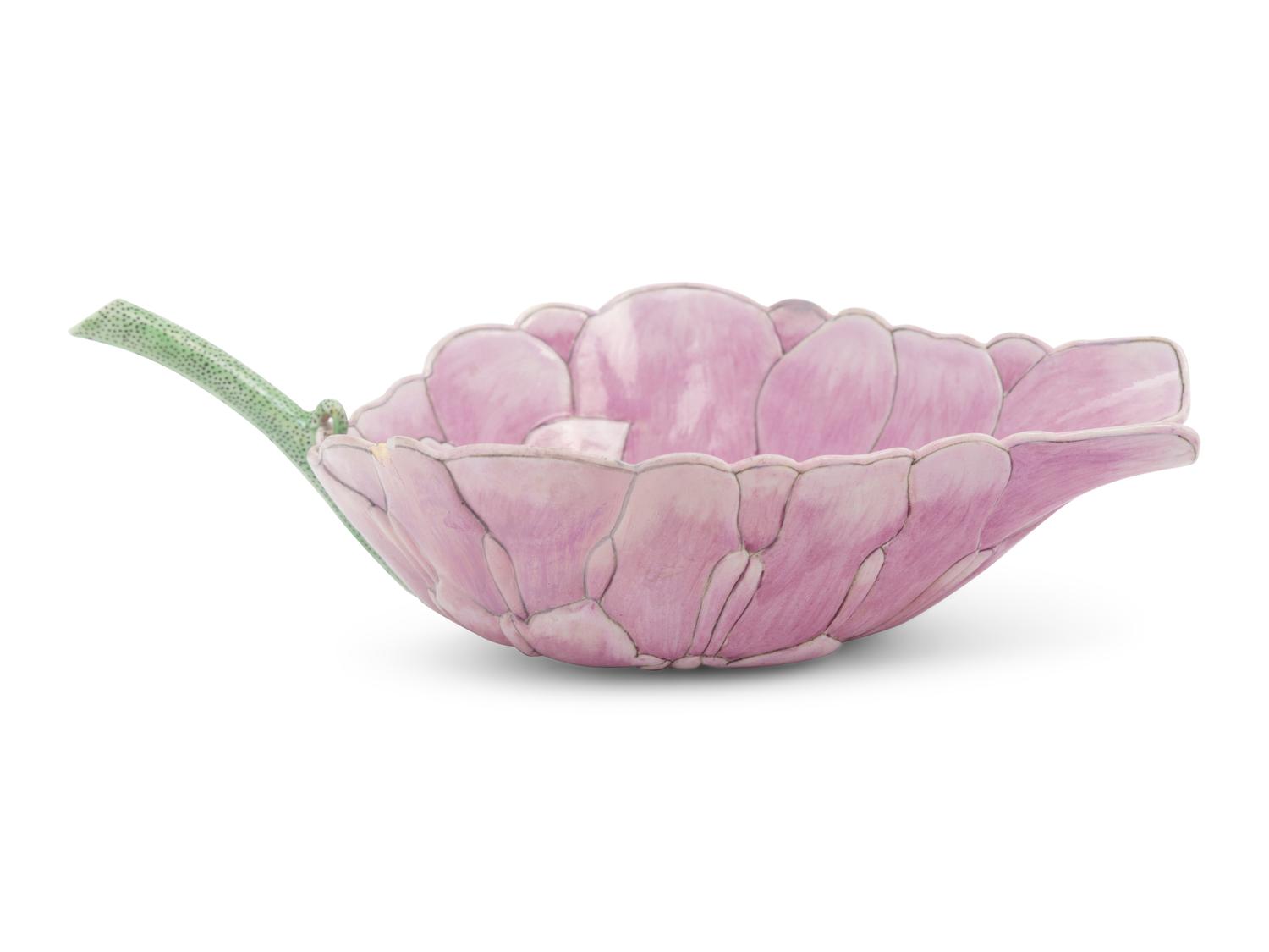 A Chinese Famille Rose Porcelain 'Lotus' Cup