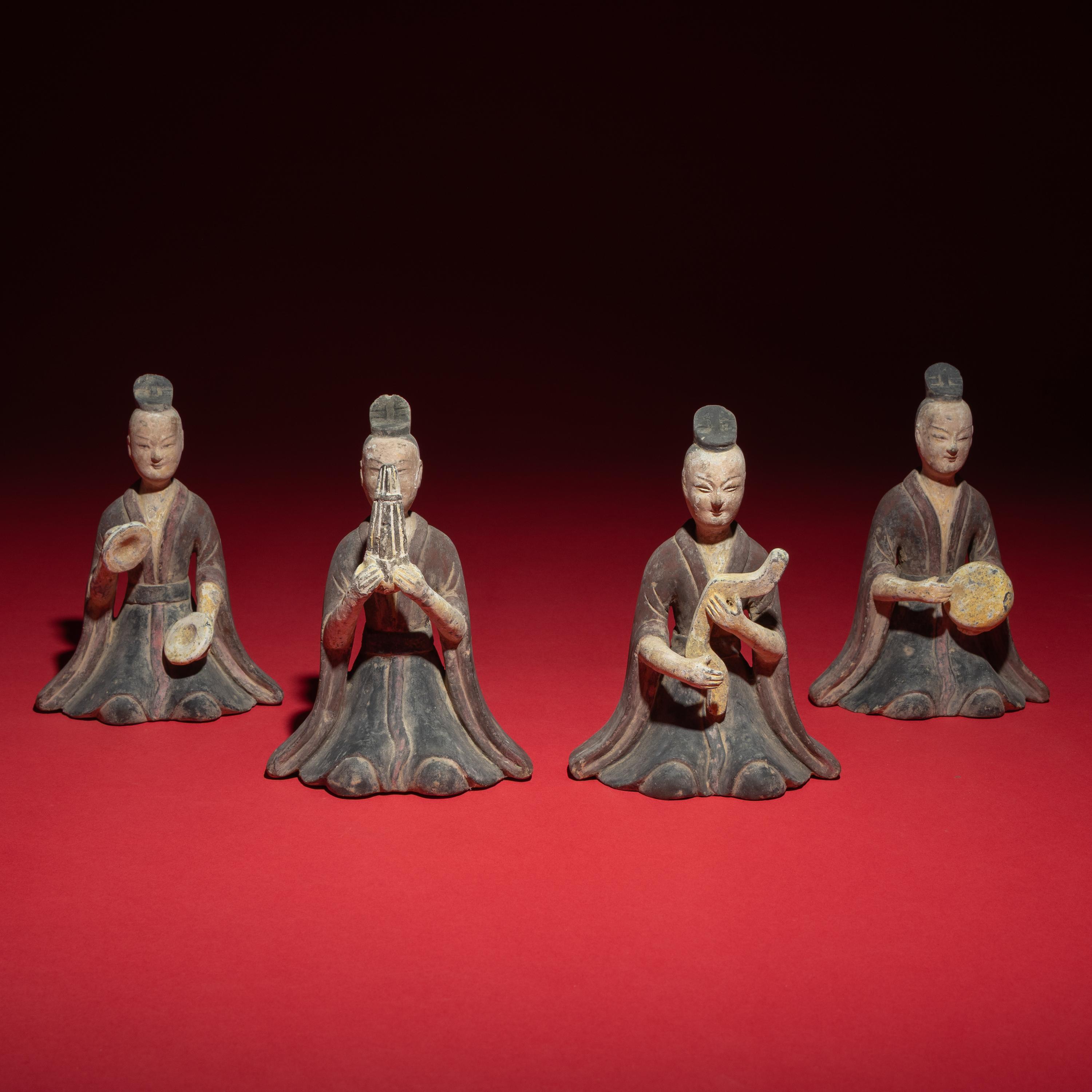 Four Chinese Painted Pottery Musicians, Northern Wei-Northern Qi Dynasty — 北魏晚期-北齊 灰陶彩繪伎樂俑一組四件