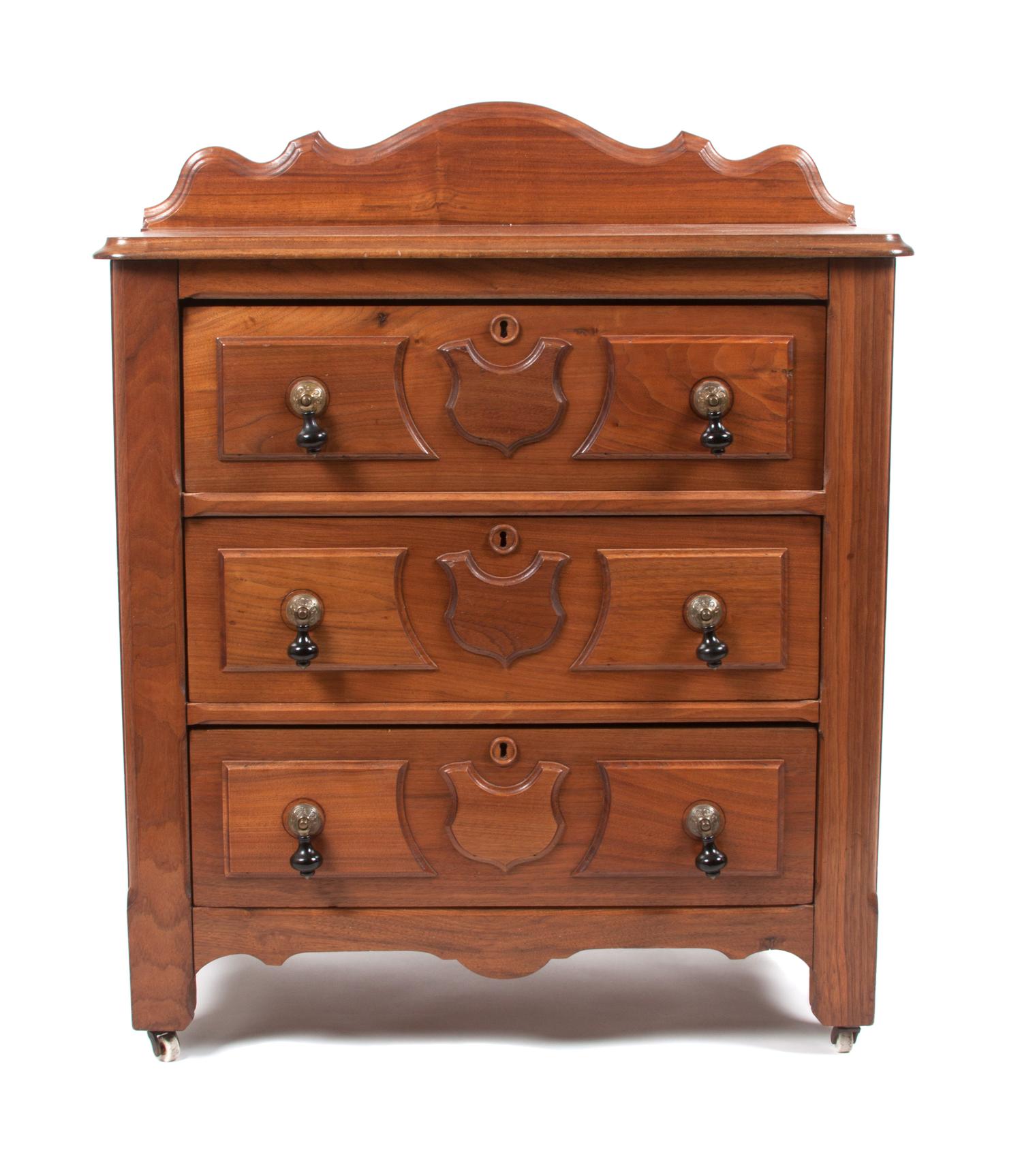 A Victorian Walnut Chest of Drawers Height 36 x width 30 x depth 16 3/4 inches. — 19TH/20TH CENTURY